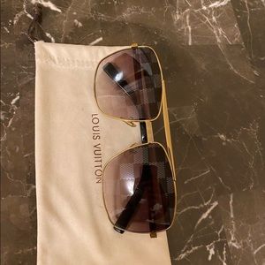 COMPLETELY BRAND NEW!! Louis Vuitton sunglasses